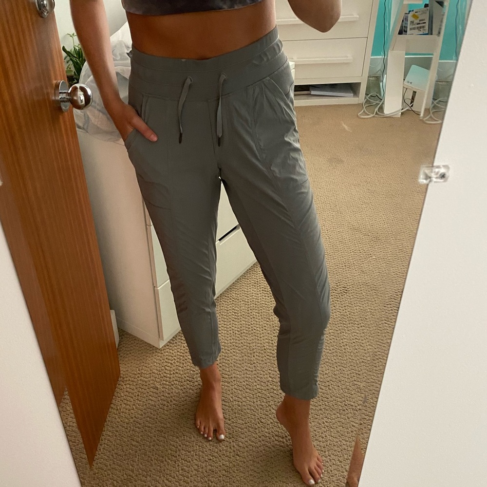 Lululemon crop pants